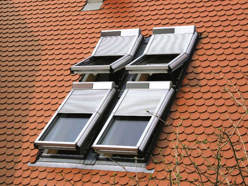 Dachfenster-Rollladen Montage